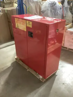 491M89 CONDOR Flammables Safety Cabinet Std Shf #2