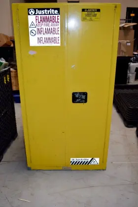 896020 JUSTRITE Sure Grip Ex Flammable Storage Cabinet