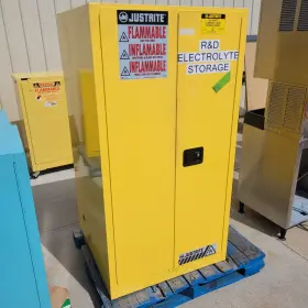 Justrite Rm09911e 60 Gallon Flammable Cabinet 65 Inch H X 34 W D - Used Justrite Rm09911e 60 Gallon Flammable Cabinet 65 Inch H X 34 W D - Used