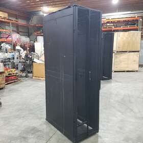 E242296 SCHNEIDER Apc Netshelter Server Rack Cabinet